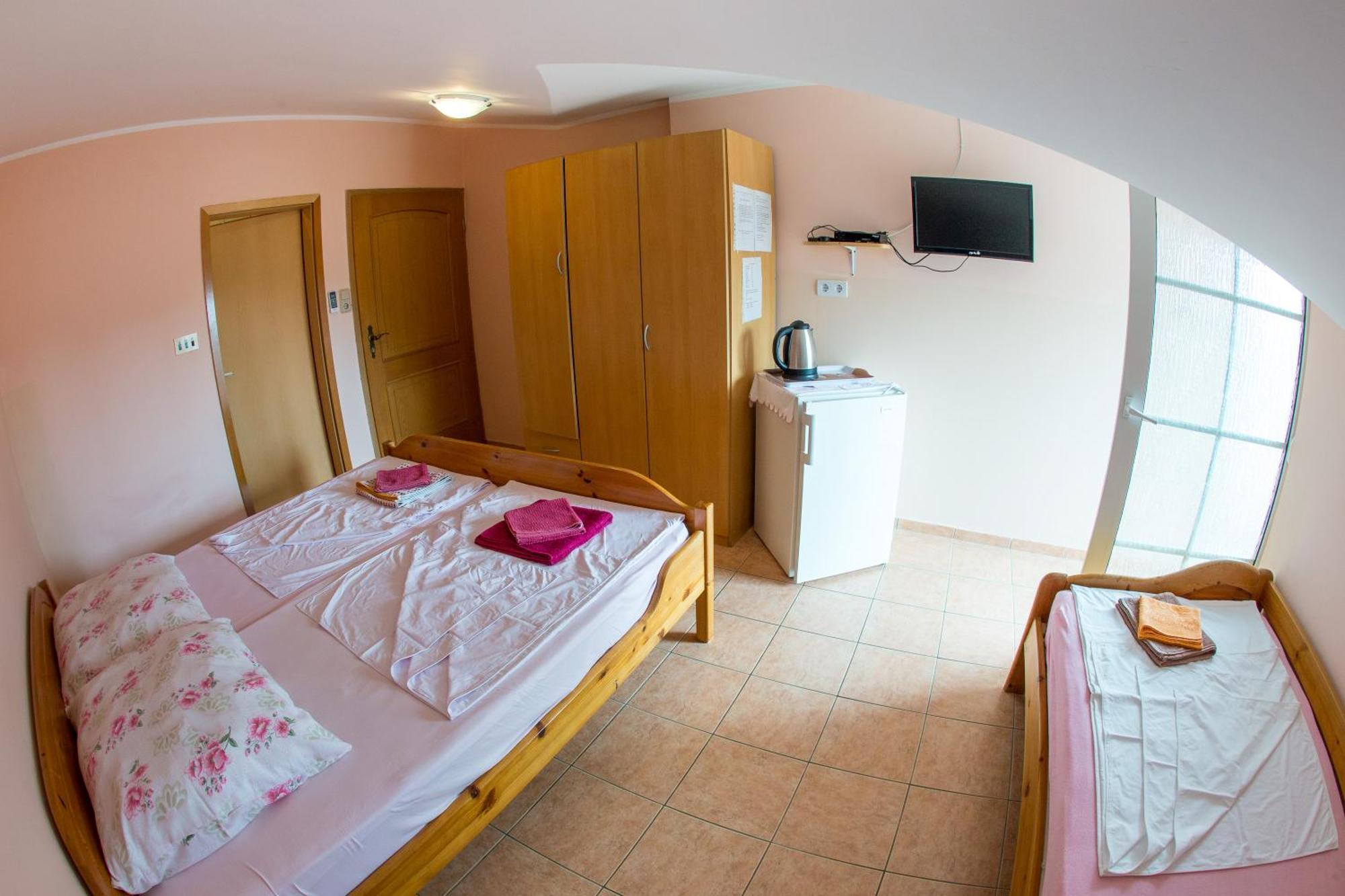 Guest House Almond Bečići Oda fotoğraf