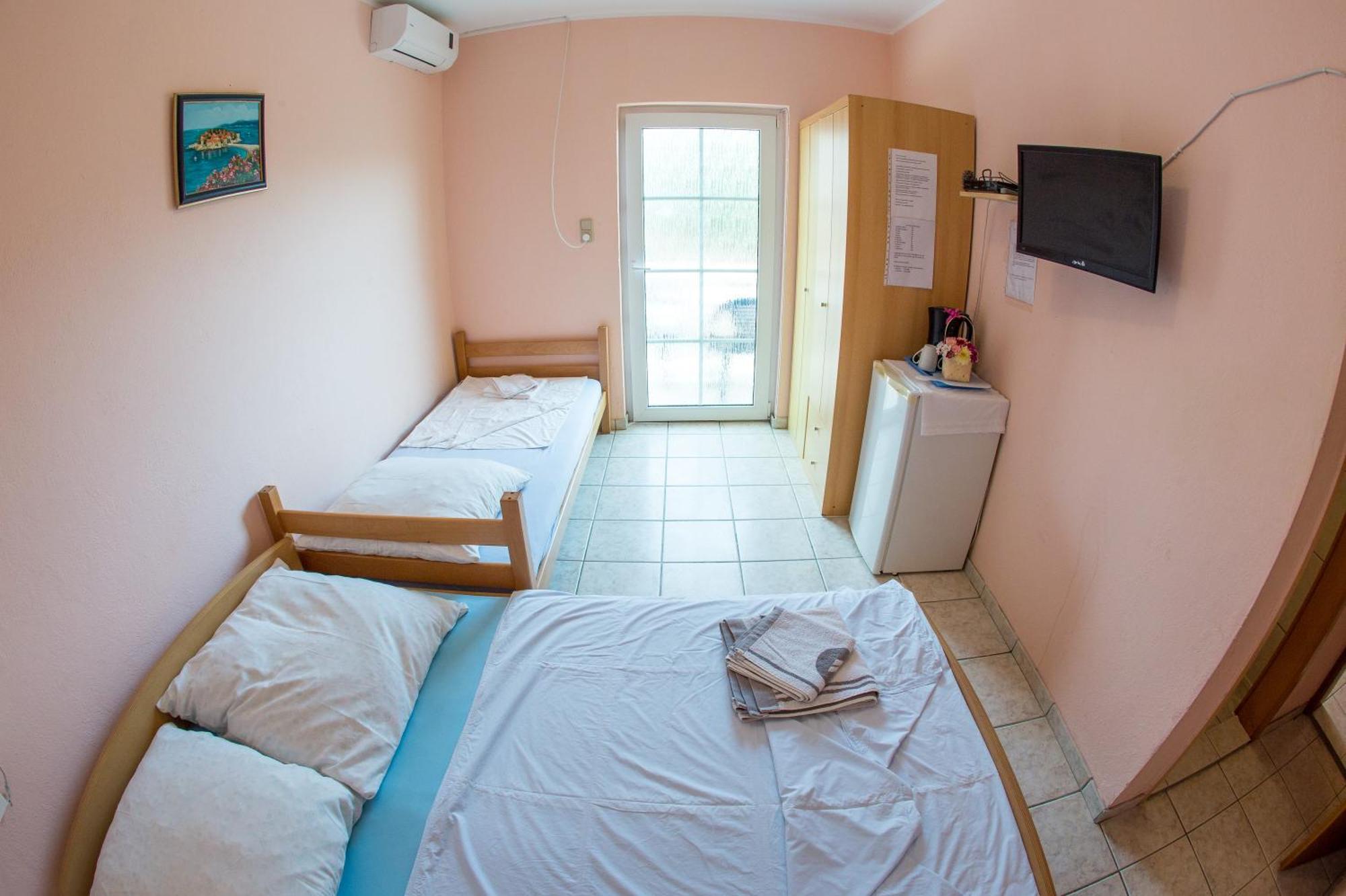 Guest House Almond Bečići Oda fotoğraf