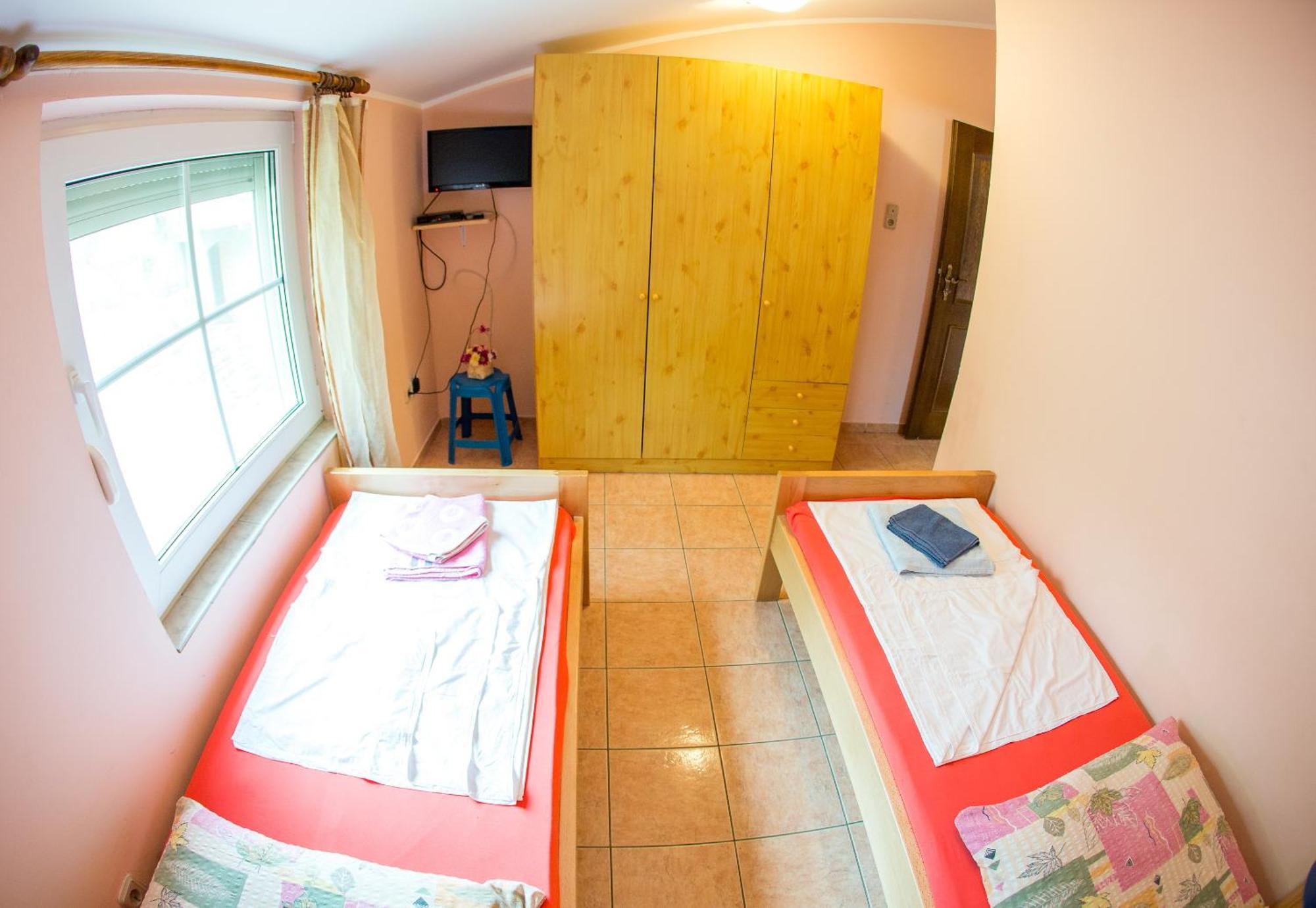 Guest House Almond Bečići Dış mekan fotoğraf