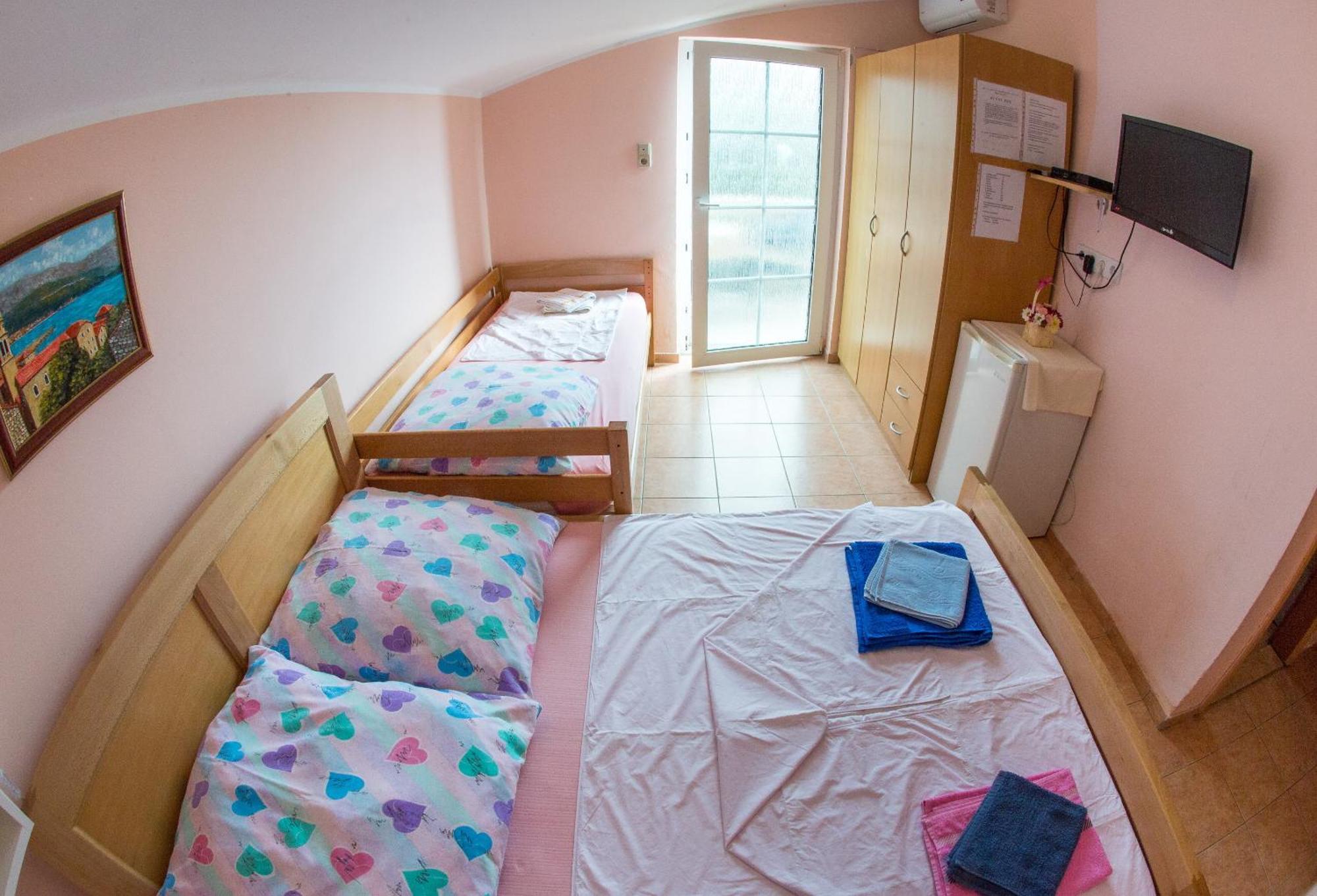 Guest House Almond Bečići Dış mekan fotoğraf