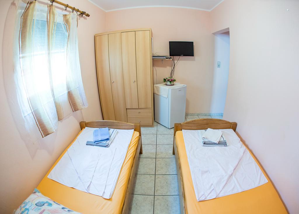 Guest House Almond Bečići Dış mekan fotoğraf