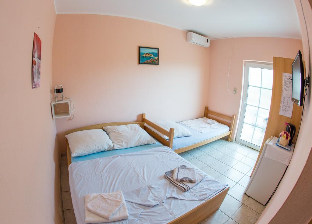 Guest House Almond Bečići Dış mekan fotoğraf