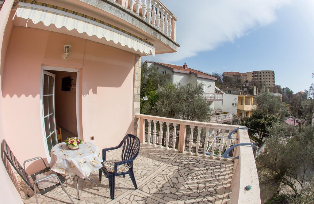 Guest House Almond Bečići Oda fotoğraf