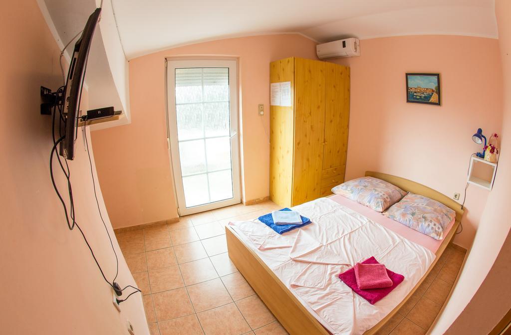 Guest House Almond Bečići Dış mekan fotoğraf