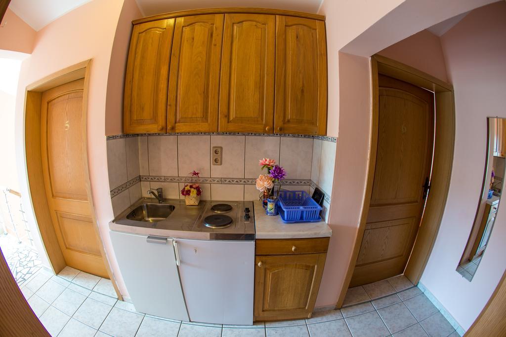 Guest House Almond Bečići Dış mekan fotoğraf