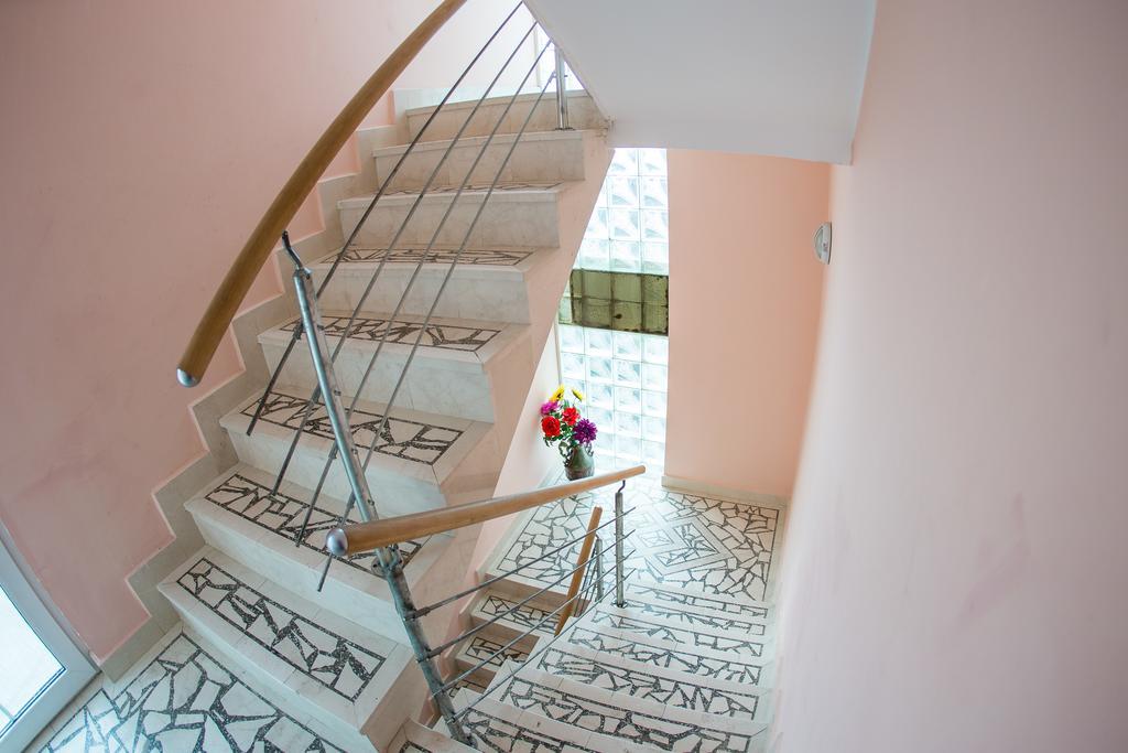 Guest House Almond Bečići Dış mekan fotoğraf