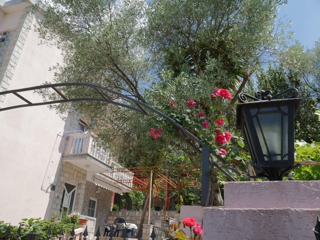 Guest House Almond Bečići Dış mekan fotoğraf