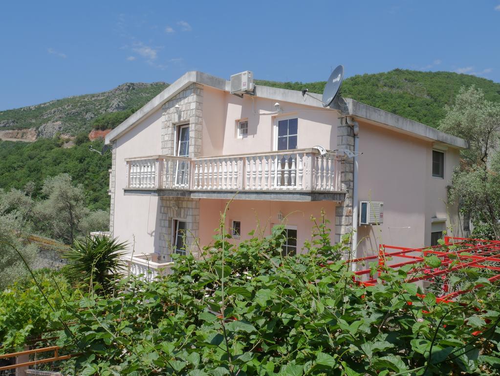 Guest House Almond Bečići Dış mekan fotoğraf